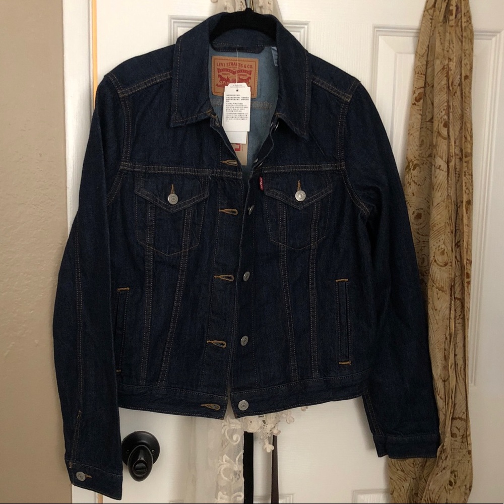 NWT Levi’s Denim Trucker jacket